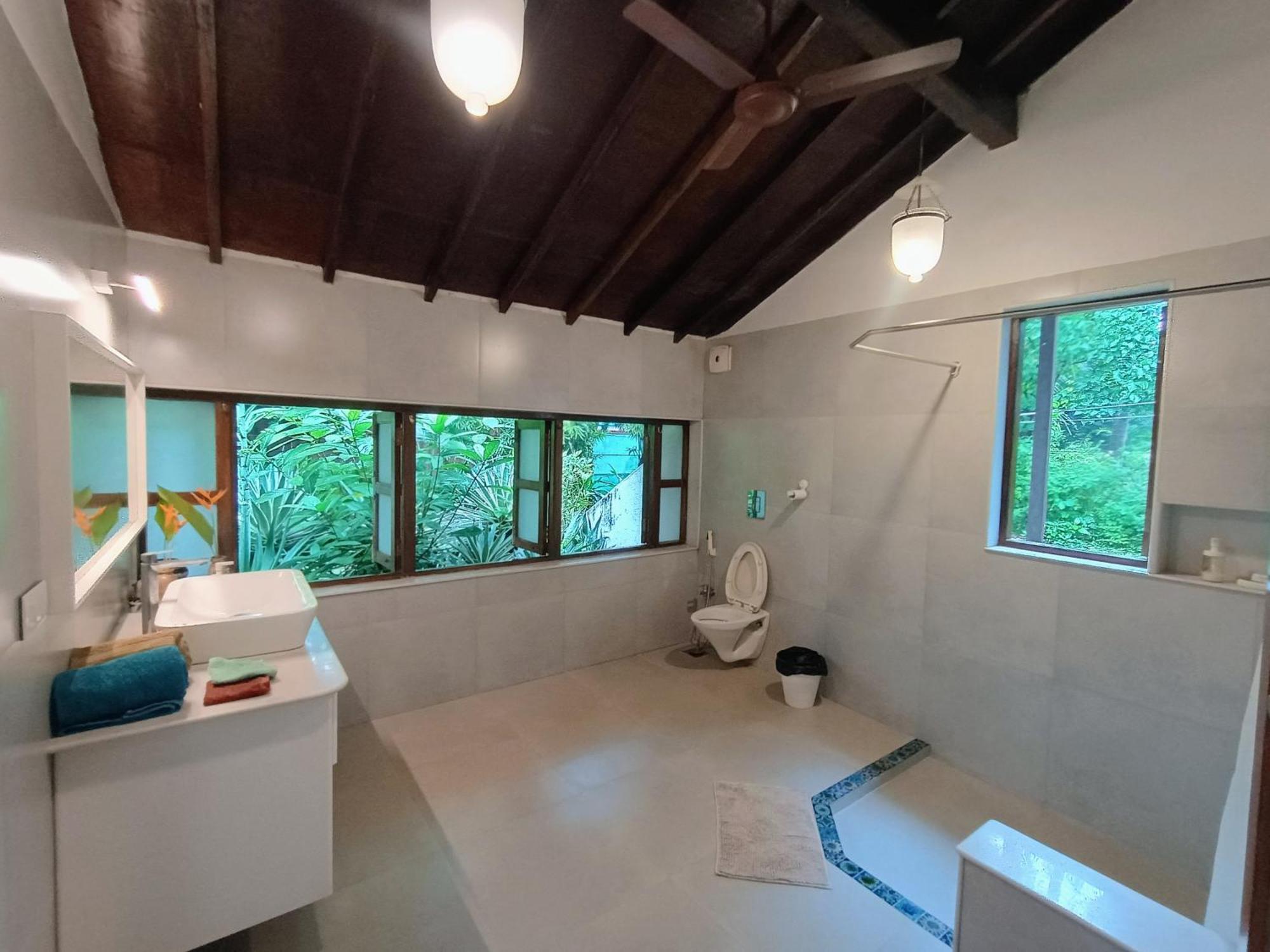 Banyan House - Luxurious 4 Bedroom Villa On One Acre, Near The Beach Nagaon  Exterior photo